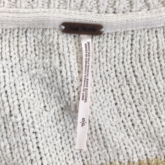 FREE PEOPLE Button Front V-Neck Knit Cardigan Size Small - Picture 7 of 9